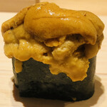 すが弥 - 下北半島のムラサキウニ。この高層建築は他店の三貫分