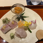 澤いち - お造り（白海老と雲丹・江戸前眞子鰈・鮎魚女・酢洗いの鯵（味噌・薬味））