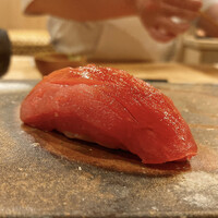 鮨桂太 - マグロのはがし