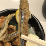 元祖立ち飲み屋 - きびなごとイカゲソ揚げ盛り合わせ