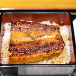 うな政 - うな重（上）。