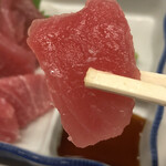 熟成マグロ刺し３２０円