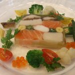 ピトレスク - 新鮮魚介のモザイク仕立て　野菜とリヨンのムータルドソース