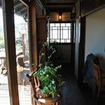 DJARM12 - 突き当りが化粧室…ここもお洒落だった