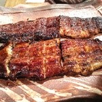 柳家 - １０月食事会　天然鰻ゆえに大きさが違いますね