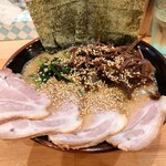 横浜ラーメン 北村家 - チャーシュー麺