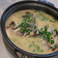 高山庭 - "熱湯大魚頭（うをのかぶとにじる）"、棘鬣魚頭（まだひのかぶと）