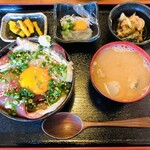 呑み食い処 なぶら - 地魚の漬け丼