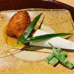 おみ乃 - ・手羽先（焼き玉蜀黍）とインゲンの胡麻和え