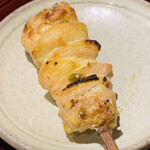 おみ乃 - ・かた（手羽元）柚子胡椒で