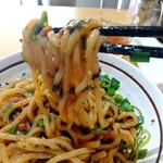 麺屋よしひで - 「台湾まぜそば」麺アップ