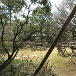 大佛茶廊 - 座敷からの庭園の眺め