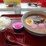 ラーメン・さっちょう - スペシャルラーメン700円とライス100円