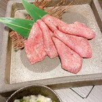 松阪牛鉄板焼肉 かつら - 