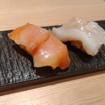 鮨・酒・肴 杉玉 - 
            厳選2貫
            ツブ貝、赤貝
            