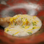 美会 - ふわふわな白身は甘みがギュッと溢れ、レモングラスが爽快さを与えて綺麗な旨みへと着地する。