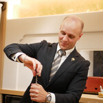 美会 - マスクを取るとさらにハンサムです