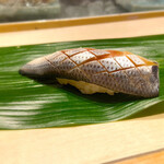 江戸前 びっくり寿司 - コハダ
子供の頃は食べなかったのに、今では大好物