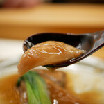 美会 - 繊維の一つひとつより餡の旨味が溢れ、しっとりと奥深いコクと味わいを伝えます。