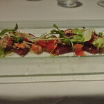 リストランテ カノフィーロ - 塩釜産本鮪のクルード、フルーツトマトと花咲蟹、山わさび