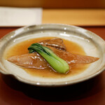 美会 - ●フカヒレ 薬膳スープ
      吉切鮫のフカヒレ