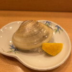 鮨なか - ハマグリの塩焼き