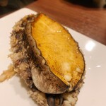 緑水亭 勝浦別館 翠海 - 鮑の酒蒸し　熱の通った鮑の旨味たっぷり