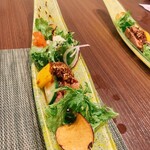 緑水亭 勝浦別館 翠海 - サラダ仕立て和牛シャリアピンソース