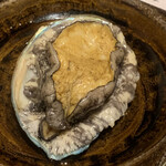 緑水亭 勝浦別館 翠海 - 酒蒸し前の生きている鮑