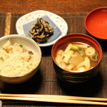 茜彩庵 山水 - 松茸と油揚げの御飯／おばあちゃんのとったちゃ投げ汁／香の物
