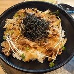 Jukusei Tonkatsu Sanbiki No Kobuta - 焼肉チカラ飯丼