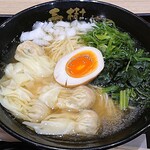 Ebitonkotsu Ramen Haruki - えび豚骨拉麺 春樹 南砂町scスナモ店 えびワンタン麺 税込830円 乱切り玉葱加えてます