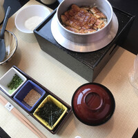 天然うなぎ しま村 - カミさんの鰻釜　まぁひつまぶし