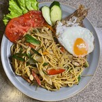 居酒屋&アジア料理 マルクチ - ミーゴレン　インドネシアの甘辛焼きそば