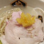 真鯛らーめん 麺魚 - 桜木燻製チャーシュー