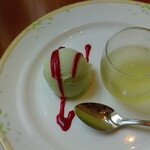 カフェ＆ダイニング アゼリア (第一ホテル両国) - 綺麗なお皿でした。♡♡♡