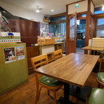 PIZZERIA Piace - A Cozy Atmosphere Inside the Restaurant