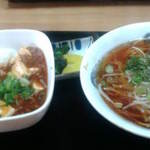 かどや食堂 - マーボー丼とラーメン定食