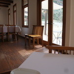 ブラッセリー ラシュレ - (2013.03)窓も大きく日差しが入り明るい。