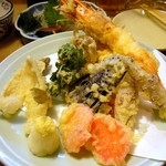 宵のひととき うまし - 天ぷら盛り合わせ￥980