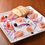 地鶏&和牛食べ放題 炭火居酒屋 BONE - 