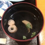 Unagiya - 椀は肝吸い   オーソドックススタイルでコレも美味しいヽ(´o｀
      
      