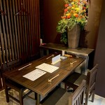 Toriya - 入口横のテーブル席