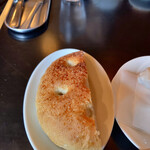 ガニュ・パン - いつもと違うザラメパン‼️