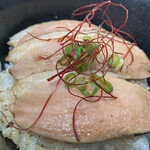 noodle shop arakawa - 鴨の炙りのチャーシュー丼¥300