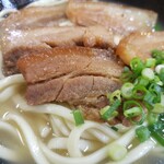 Uchina Suba Yaji Guwa - 豚肉