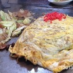 お好み焼吉野 - スジオムライスそば入り 2013.3.17(日)13時半予約二人で、ホソ焼き、スジオムライスそば入り、ホソお好焼、ホソ入焼きうどん、スジ煮込み、スジ入りお好焼、焼き飯  飲物8000円也σ^_^