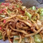 お好み焼吉野 - ホソ入り焼きうどん  2013.3.17(日)13時半予約二人で、ホソ焼き、スジオムライスそば入り、ホソお好焼、ホソ入焼きうどん、スジ煮込み、スジ入りお好焼、焼き飯  飲物8000円也σ^_^