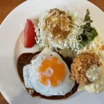 洋食の藤 - Cセット ハンバーグ・カニクリームコロッケ・目玉焼