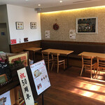 バッケンハイム ボルガ - 元カフェらしくイートインが充実してます